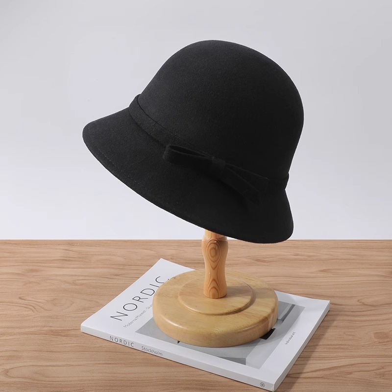 Sombrero de copa de cúpula blanca para mujer otoño e invierno sombrero de pescador estilo Hepburn que muestra la cara pequeña 2024 nuevo sombrero de hija francés para damas
