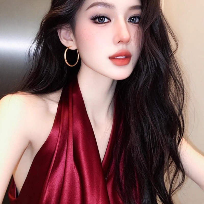酒红色挂脖上衣2025夏季法式独特精致绝美漂亮气质名媛高级感衬衫|undefined