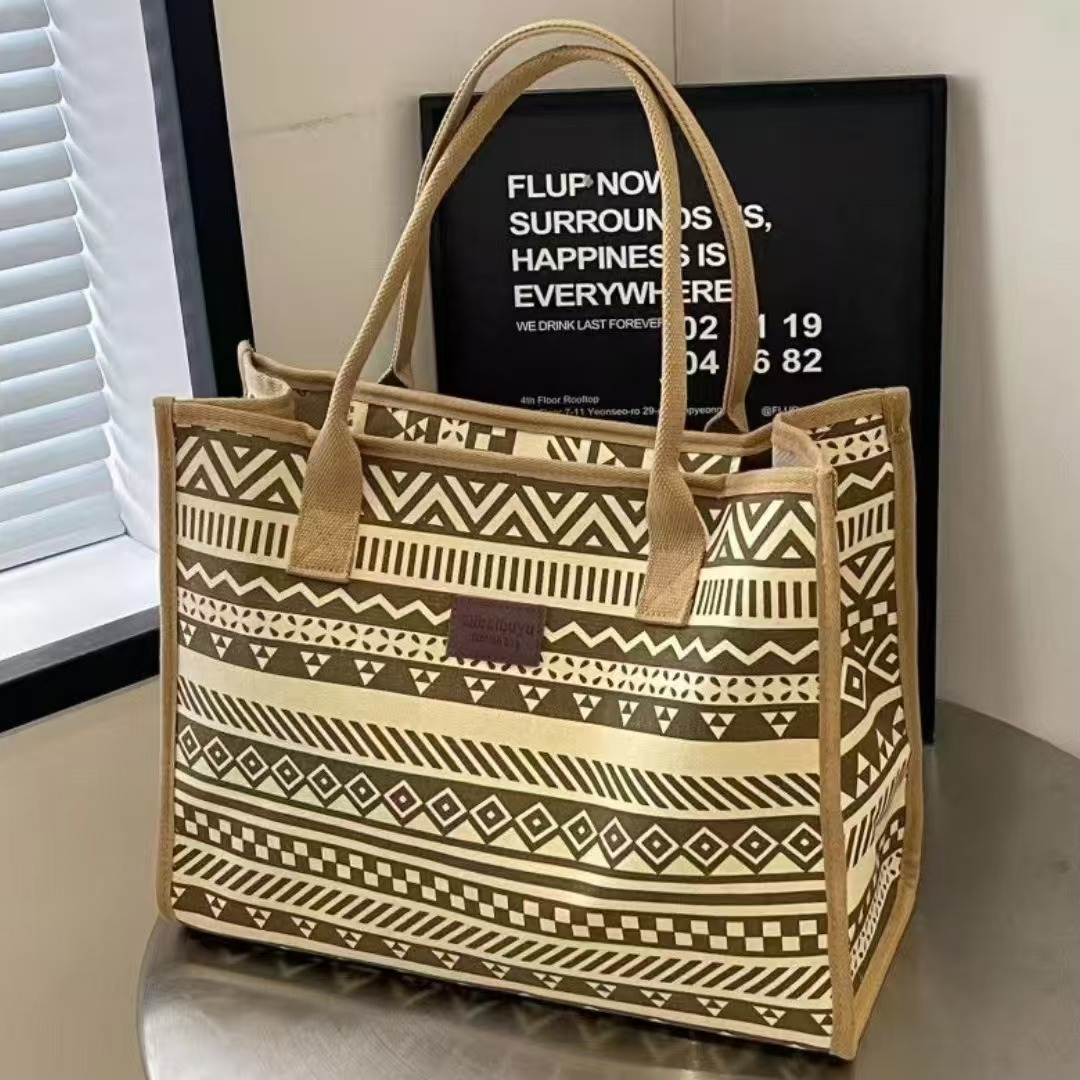 large capacity tote bag female 2024 new leisure commute canvas hand shopping bag lightweight shoulder bag