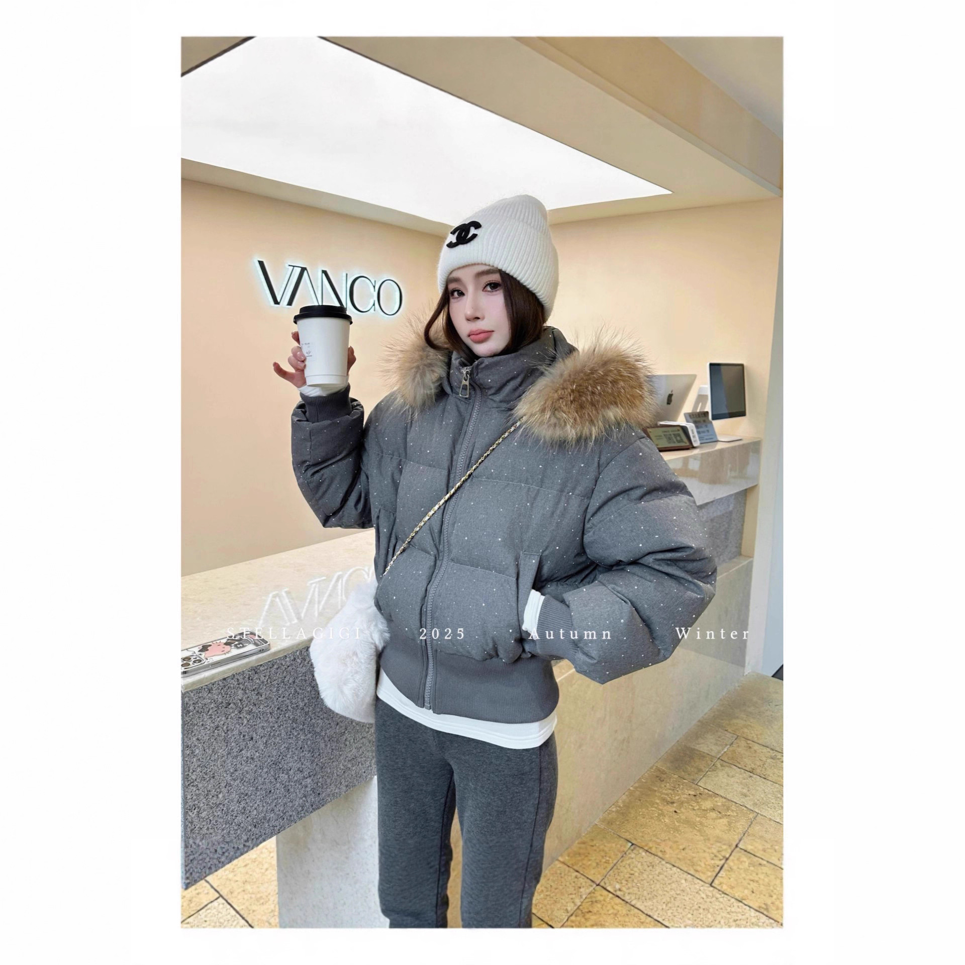 Gypsophila Hooded Large Fur Collar 2025 Winter New down Jacket Women's Short 90 White Duck down Red Hot Diamond Jacket