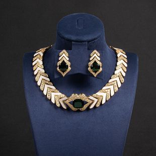 European and American hip-hop trendy women's necklace clavicle chain with lip pendant copper studded diamond jewelry cross-border foreign trade jewelry factory