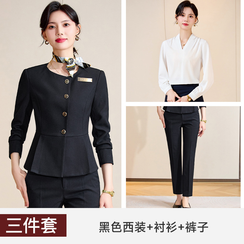 職業スーツの女性と春秋の新型ホテルのフロント作業服美容院の医美は宝石店の工服を接待します。