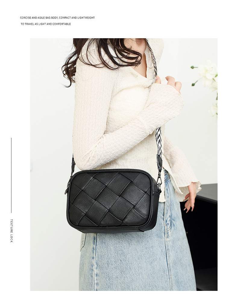 Women's Leather Crossbody Bag With Wide Strap And Diamond Pattern_voghion.com