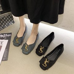小香風婦人靴シングル靴平底2025春夏の新型豆靴女性は足を組んで怠け者の母親靴を漕ぐ