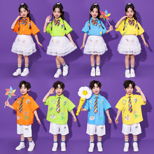 ��һ��ͯ����ͯ������ݳ�����Ͱ���ȹ�׃��@��С�W���r�����ݷ�