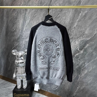 Autumn and Winter 2024 New CH Crow Black Grey Spliced Color Horseshoe Scroll Sanskrit Embroidered Crewneck Sweater for Men and Women