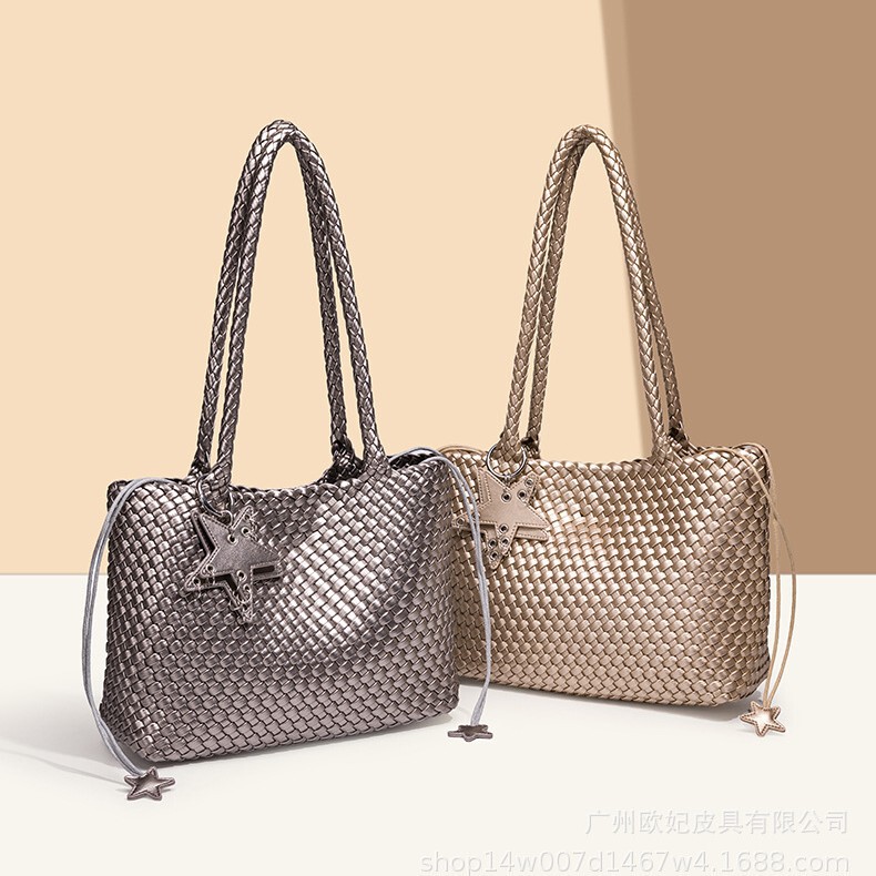 2025 Champagne Woven Tote Bag Women's Large Capacity Tote Bag Handheld Shoulder Bag European and American Retro 2025 Champagne Woven Tote Bag Women's Large Capacity Tote Bag Handheld Shoulder Bag European and American Retro