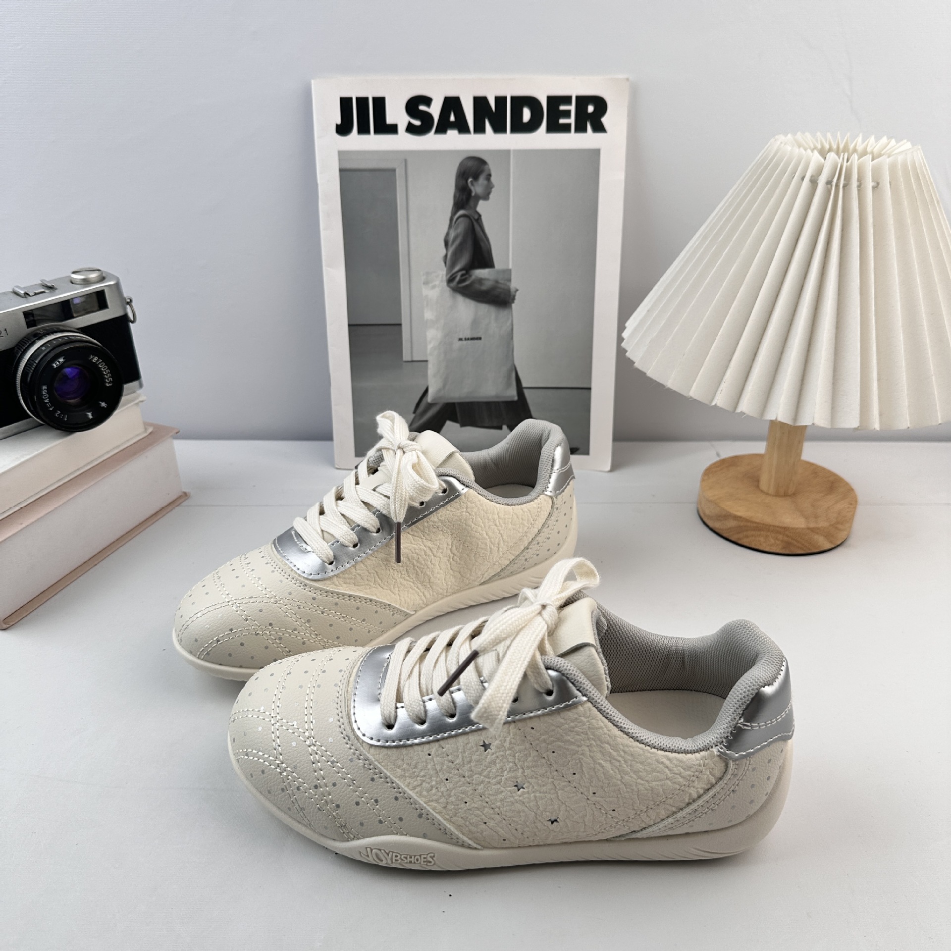 Yuanbo nicho no choque zapatos de skate para mujeres 2025 nuevo primavera y otoño zapatos blancos con suela gruesa zapatos casuales para mujeres