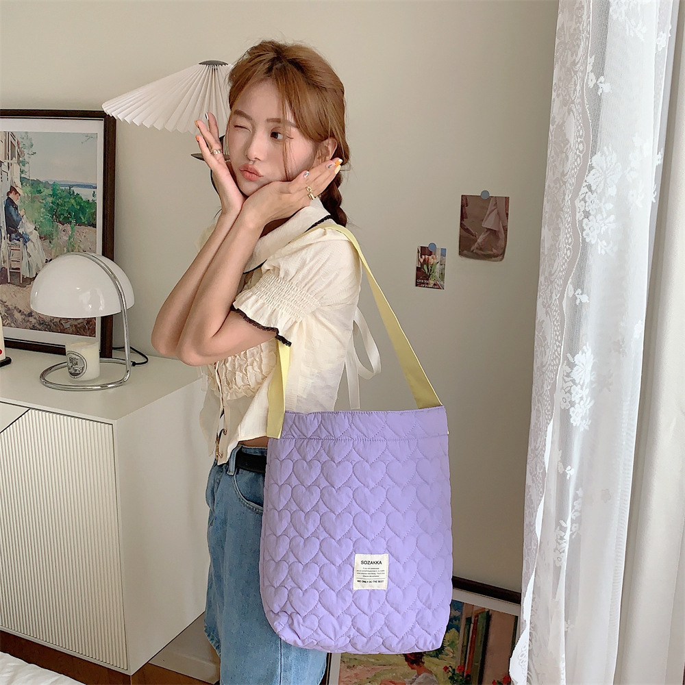 38241 ins new contrast color shoulder bag student female practical large capacity mummy bag quilted shoulder bag female_voghion.com