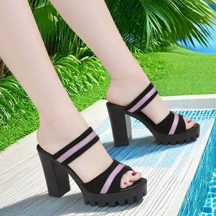 Red red zapatillas de tacón grueso para mujeres de verano 2026 zapatillas frías antideslizantes impermeables ligeras no cansadas