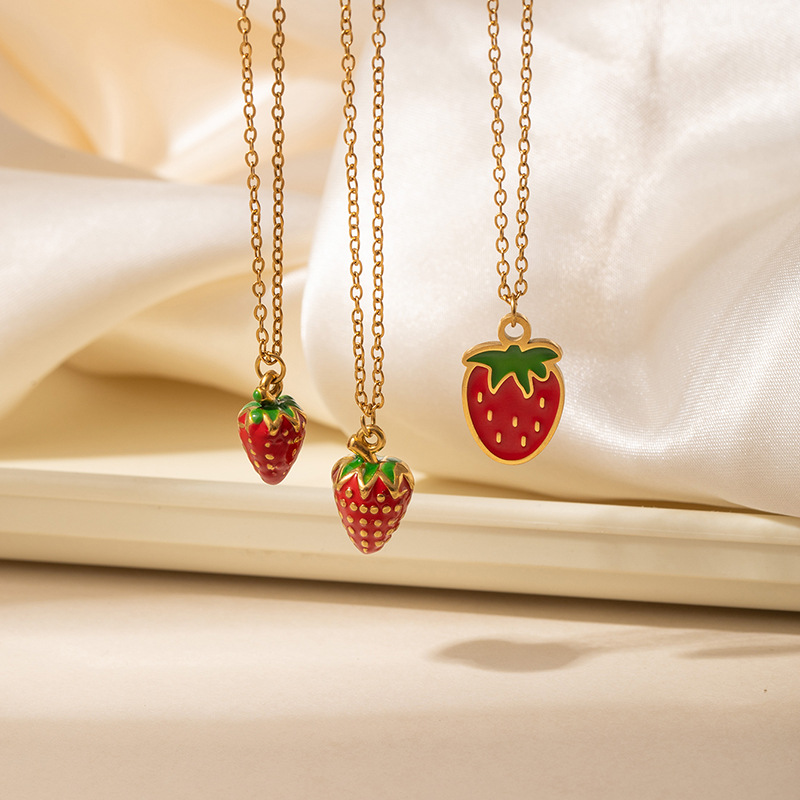 8g Weight 0.03µm Gold Plating Thickness Electroplated Gold Plating Process Golden Plated Plating Material 201 Stainless Steel Pendant Material Pendant Necklace Classification 201 Stainless Steel Chain Material cable chain Chain Type 1 Piece Quantity Holiday, Daily Occasion 201 Stainless Steel Material Strawberry Pattern Women's Gender Cute Style Plating Craft Elegant Red Double Strawberry Necklace For Women Titanium Steel Luxury Design Clavicle Chain Fashionable Jewelry Accessory 4