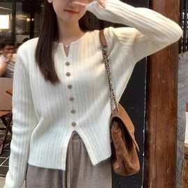 韩系温柔风气质显瘦开叉设计毛衣女春季2024新款气质长袖针织上衣