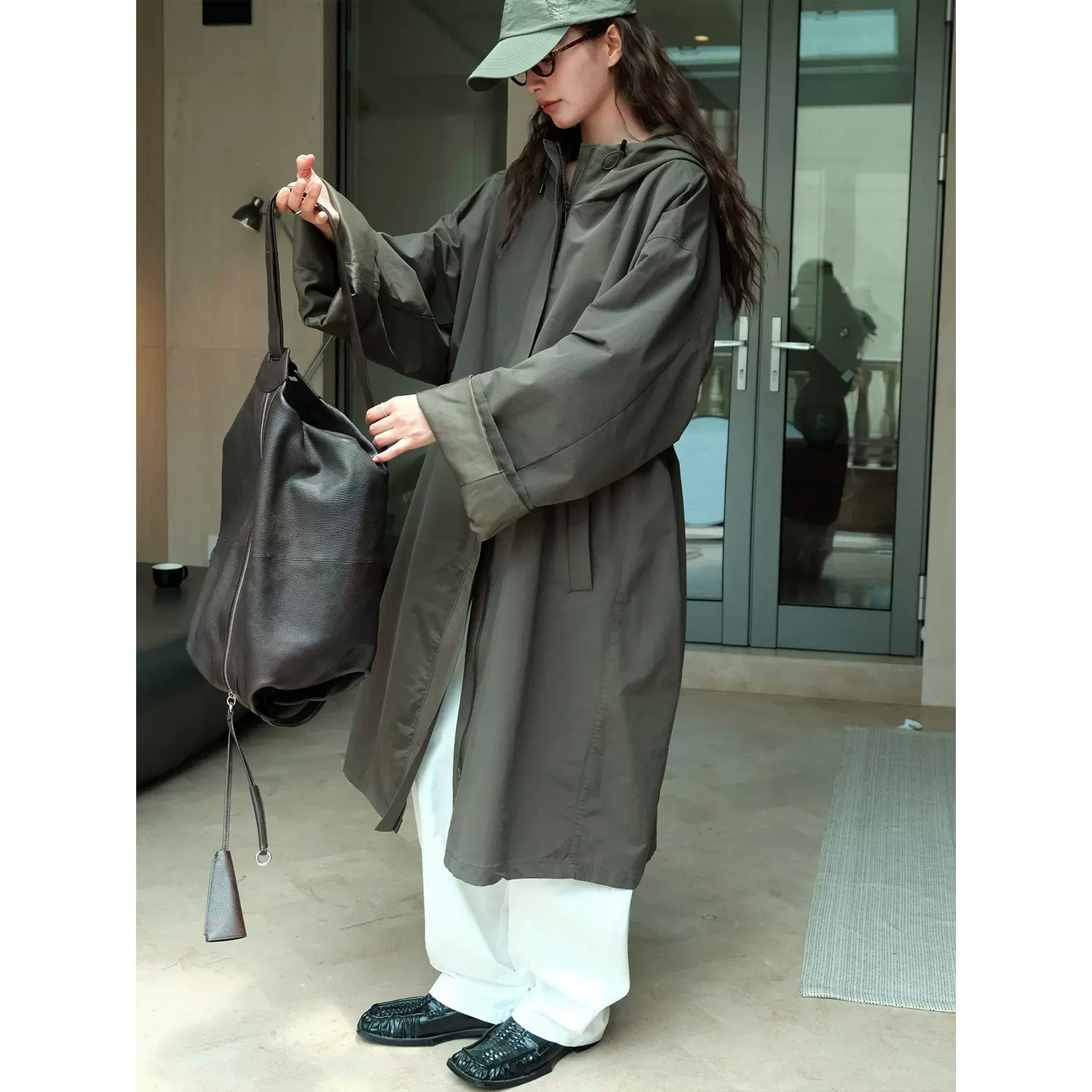 卢浮秋季新款日系户外街头休闲连帽廓形风衣显瘦防风长款外套女
