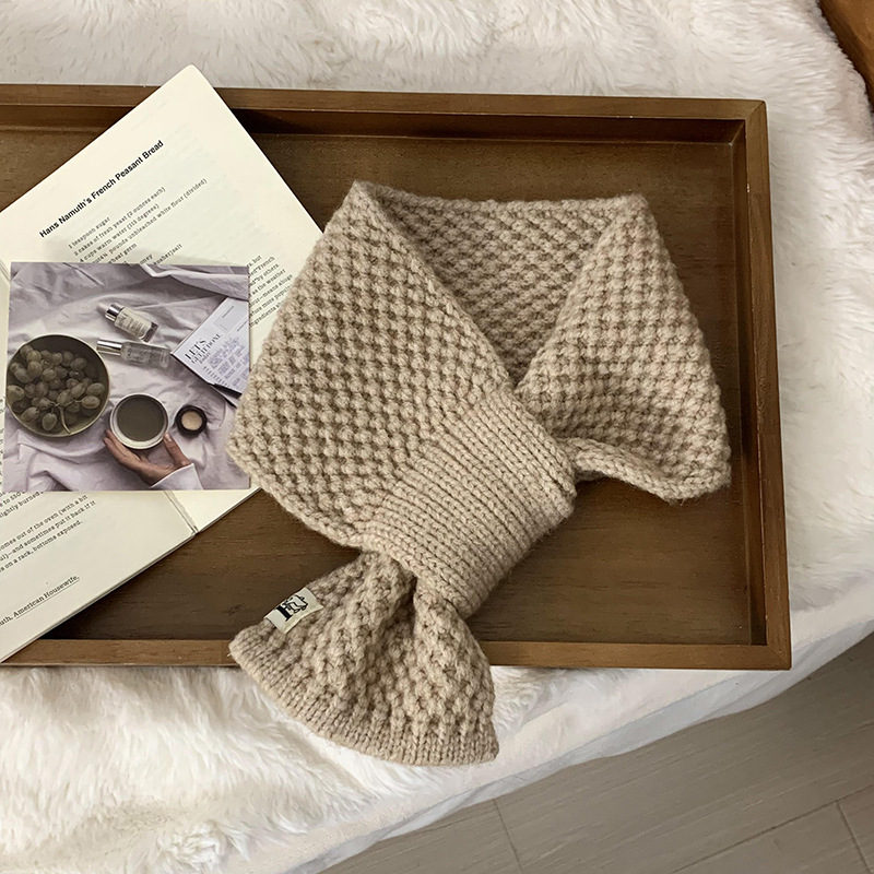 Pequeña bufandas mujeres otoño invierno nuevo estilo coreano todo el tiempo cálido color sólido bufandas rojas de red perezosas lana punto cruzado bucal