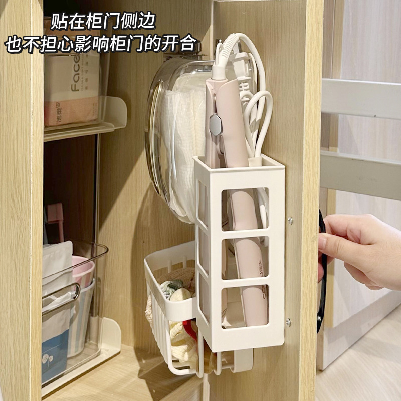 寮の主なキャビネットを改造して収納します。|undefined
