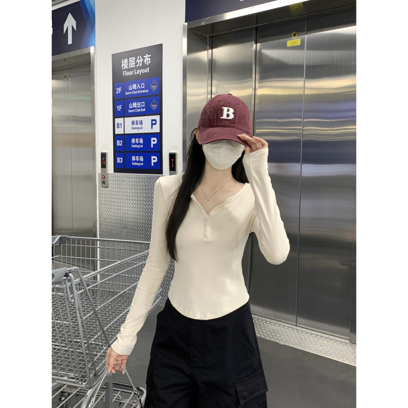 热销现货秋季韩版气质修身半开v领纽扣设计感长袖打底T恤上衣女