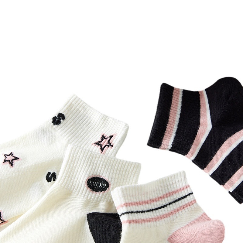 Zhuhaoyi primavera y otoño y verano calcetines de moda al por mayor, calcetines de barco de boca baja, nuevas calcetines para hombres.