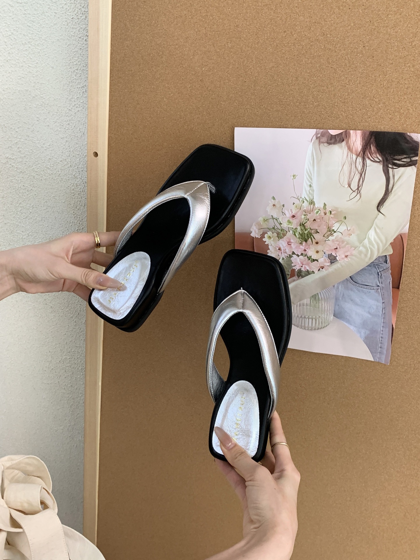 Women's Wedge Flip-flops Square-toed Thong Sandals For Summer_voghion.com