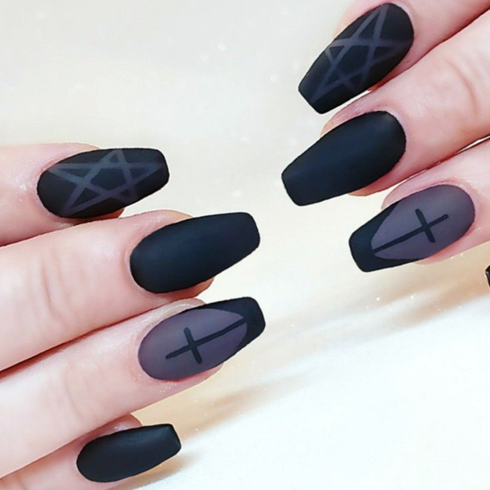 Cruces negras matas para usar uñas, comercio exterior, chicas calientes, 24 piezas de parches de uñas en stock, lote mixto