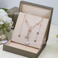 Baojia 高バージョンマルチファンタッセル扇形スカートホワイトマザーオブパールネックレスローズゴールドフルダイヤモンド鎖骨チェーン卸売