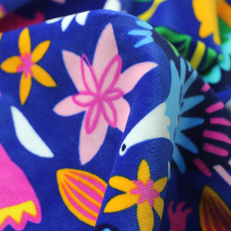 卡通印花氨纶超柔短毛绒面料经编弹力印花氨超单面超柔短毛绒布料