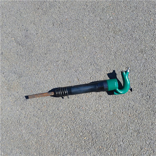 Huace air shovel is used for sand cleaning of medium and large castings, and C8 hand-held air shovel is used to eliminate the gate.