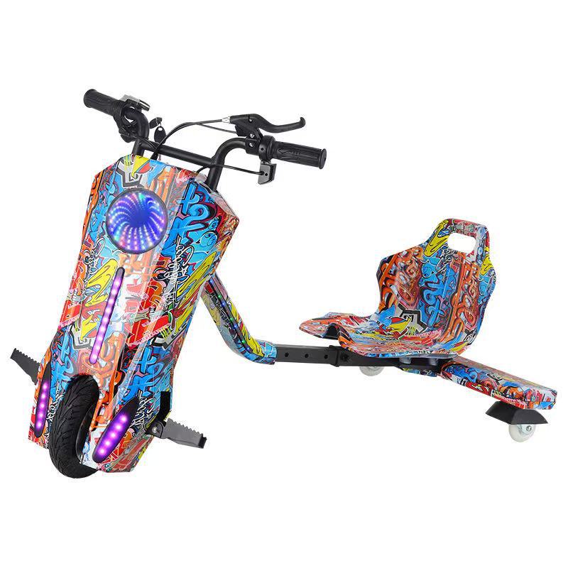 Venta transfronteriza de vehículos eléctricos de tres ruedas para niños a la deriva, alquiler de kart cuadrado, cabina de control remoto, horario de lanzamiento de cola