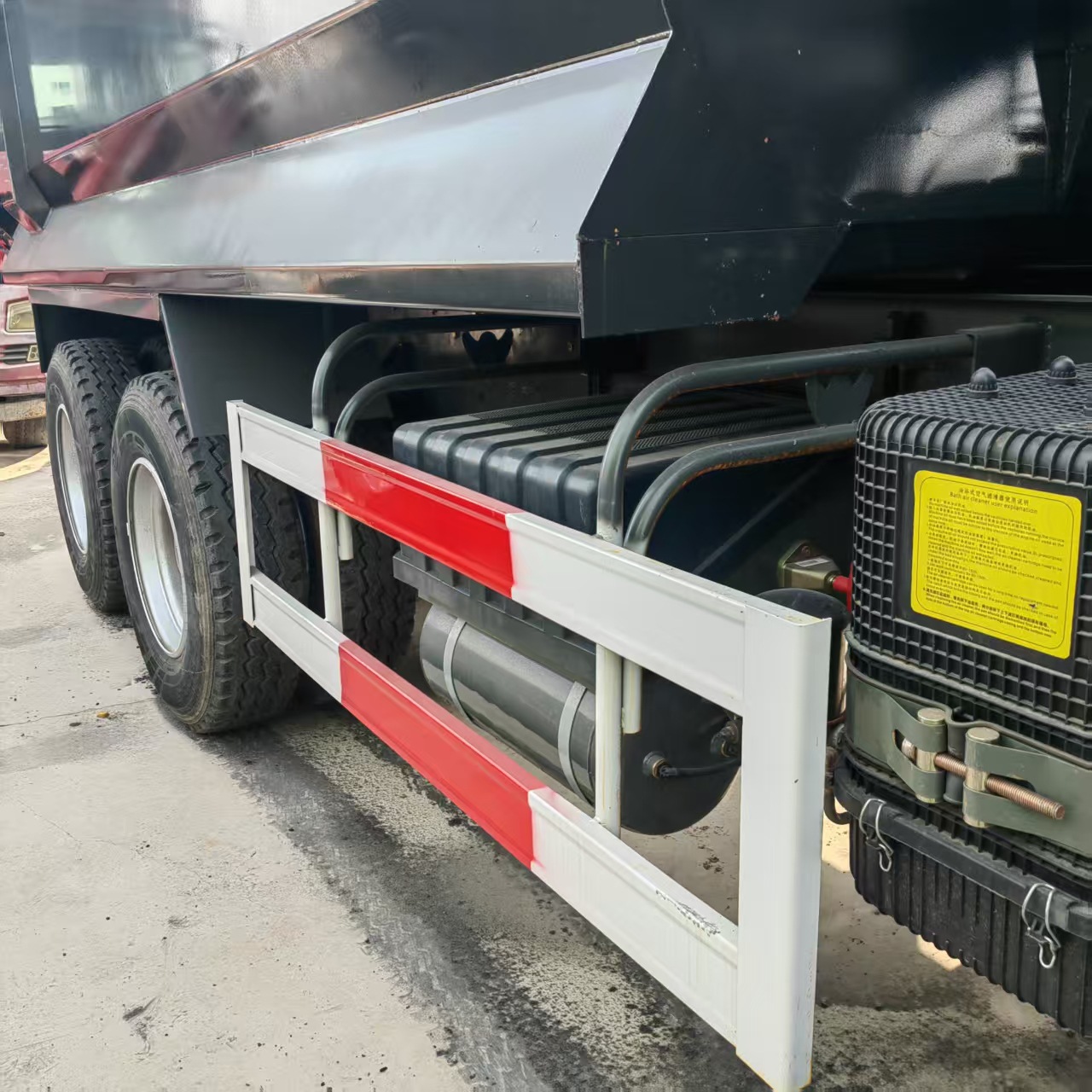 Special 375/371 Horsepower Rear Eight-Wheel Slag Transport Truck 6*4Howo Dump Truck for Sand and Gravel