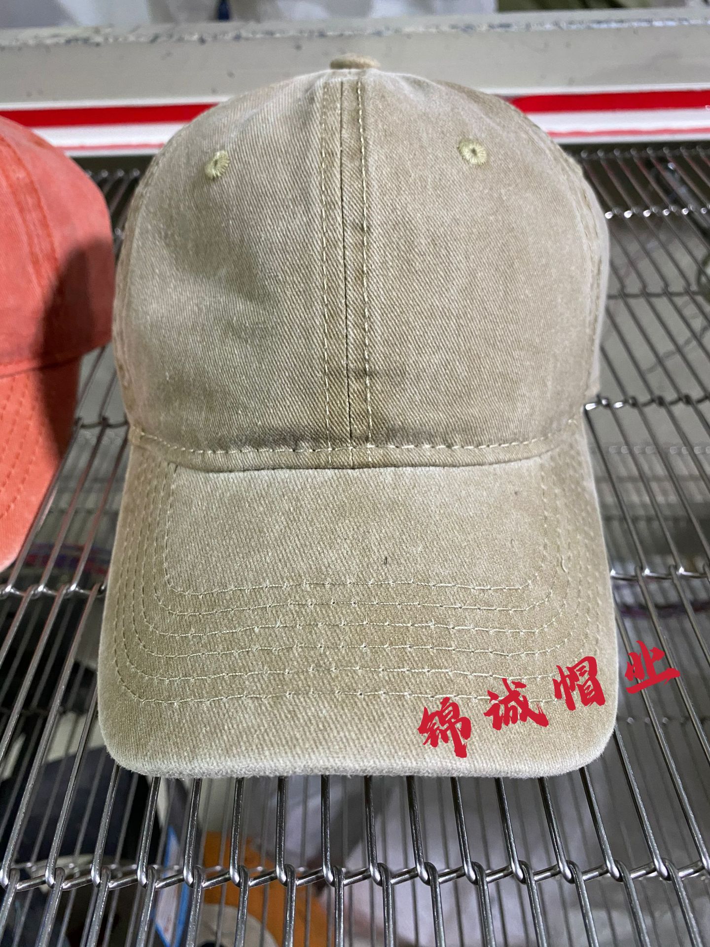 Qingdao üreticisinden toptan satış: özelleştirilebilir yıkanabilir beyzbol şapkaları, ördek gagası şapkaları, yıkanmış denim beyzbol şapkaları, dış mekan güneş koruması.