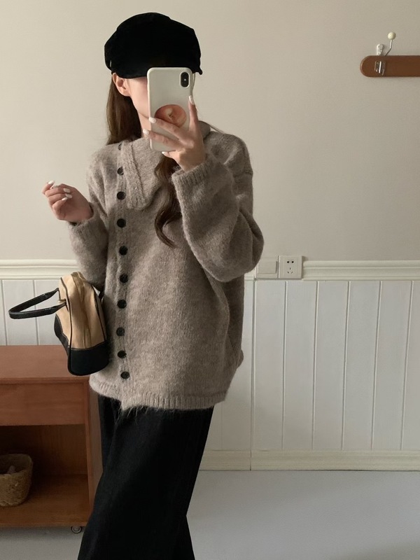 慵懒松弛感斜襟纽扣翻领毛衣女秋冬韩版设计感宽松软糯针织衫上衣|undefined
