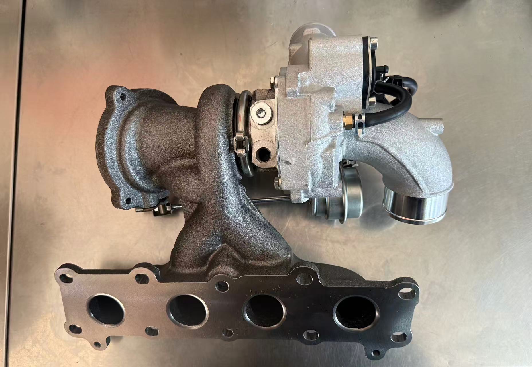 Factory Hot-Selling Turbocharger K03 Lr074185 53039880505 Suitable for Land Rover Volvo