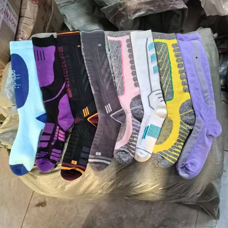 Winter ski socks are non-slip, warm, and thickened, suitable for mountain climbing, snowboarding, and skiing, with a medium-long high-tube towel design, sports socks Winter ski socks are non-slip, warm, and thickened, suitable for mountain climbing, snowboarding, and skiing, with a medium-long high-tube towel design, sports socks
