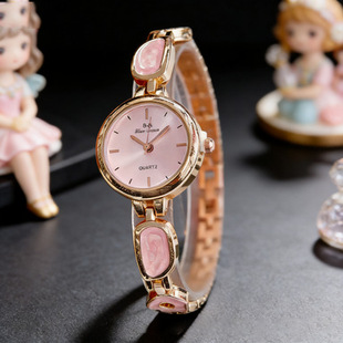 �¿��Ї��L��Ҏ�t��朱�Ů��С���߼��е���ʯӢ��Ůʿ���ֵ�ֱ�