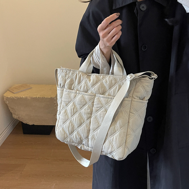 Bolso de mano rómbica bordado hilo de hombro bolsa de tela de nylon de gran capacidad bolsa de mensajero de clase de estudiante femenina bolso de viajero