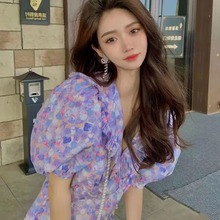 娃娃领法式碎花裙2025夏新款收腰显瘦温柔风初恋甜美连衣裙泡泡袖