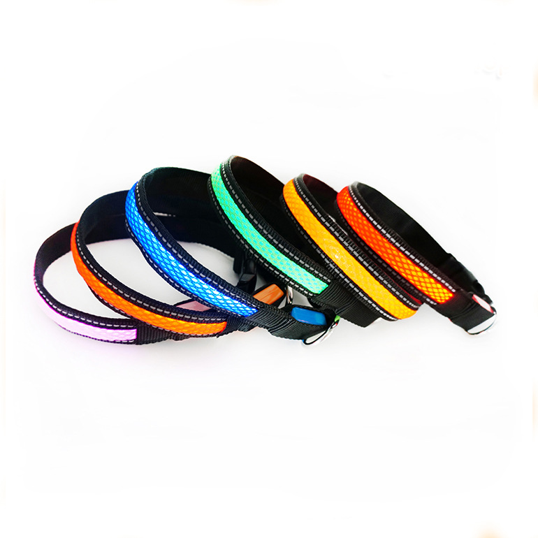 跨境爆款發(fā)光項(xiàng)圈led燈光狗狗項(xiàng)圈寵物用品發(fā)光寵物飾品脖圈項(xiàng)圈