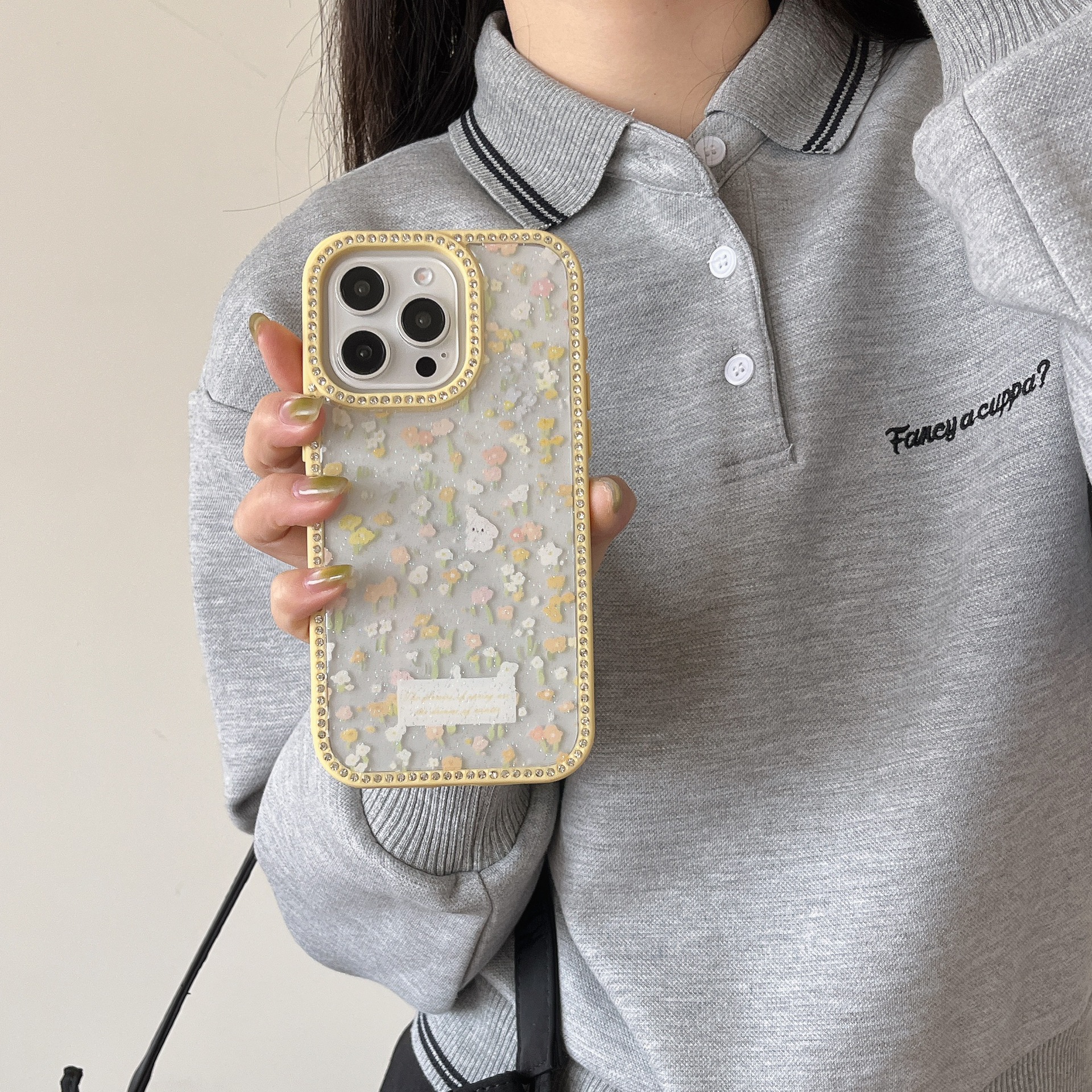 Ins viento verano flor cachorro Apple 15Pro/16Pro para 14ProMax nicho 13 niñas 16PM nuevo