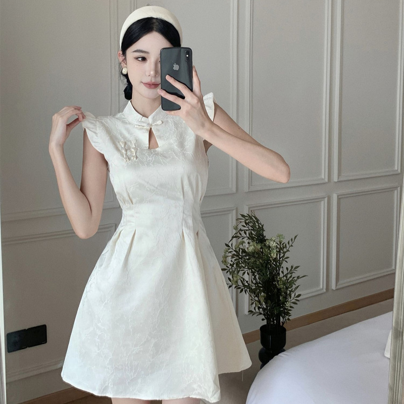 New Chinese-Style Improved Cheongsam Dress for Young Women, Petite Size, Waist-Cinching, Elegant and High-End Jacquard Dress with Flutter Sleeves for Summer New Chinese-Style Improved Cheongsam Dress for Young Women, Petite Size, Waist-Cinching, Elegant and High-End Jacquard Dress with Flutter Sleeves for Summer
