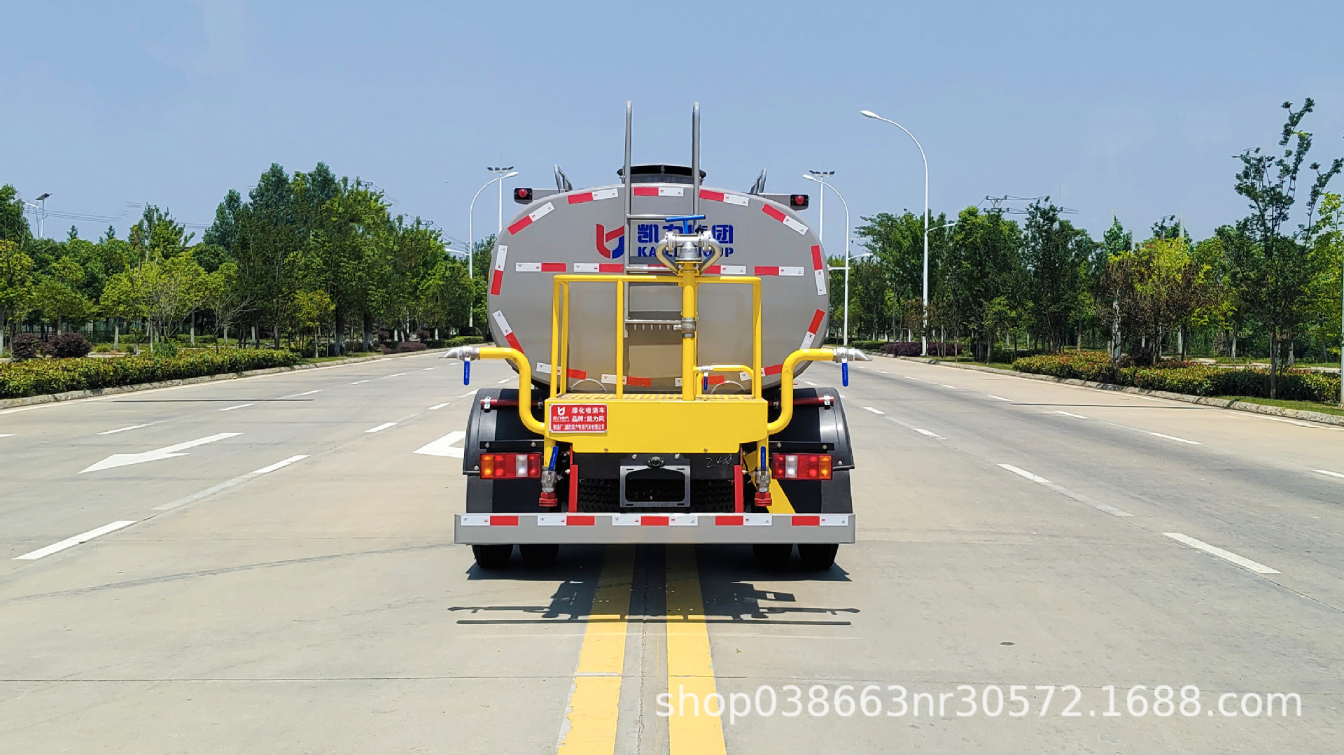 Dongfeng F9 Sprinkler Truck 12 Tons Direct Sales from Manufacturer for Greening, Dust Suppression on Construction Sites, Road Washing, and Sprinkling