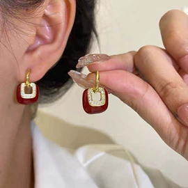 耳环;耳钉;耳扣