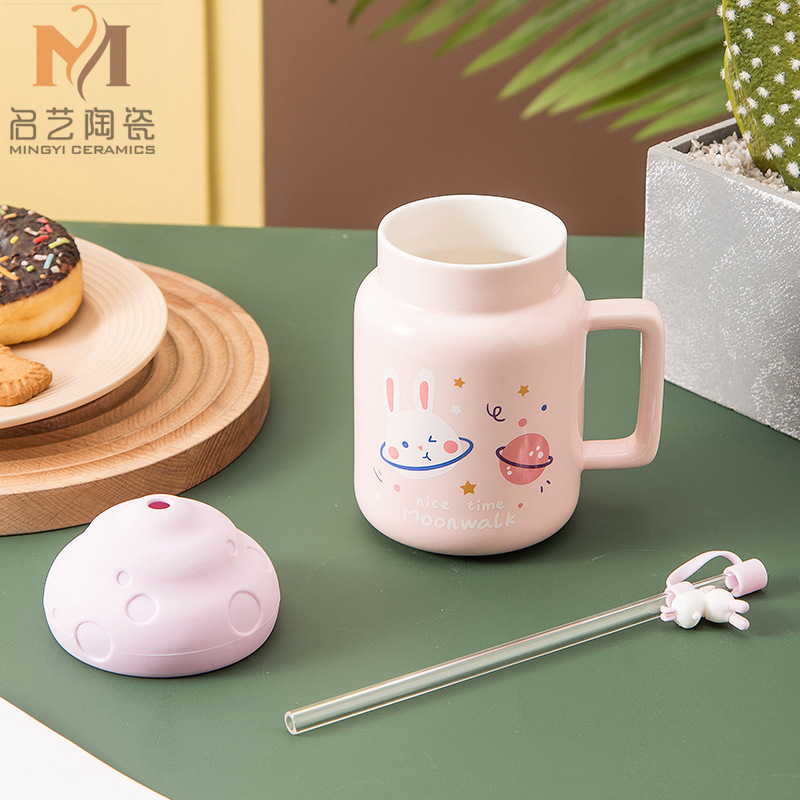 Lindo espacio conejo cubierta de silicona taza cerámica creativa dibujos animados con paja moda simple estudiante