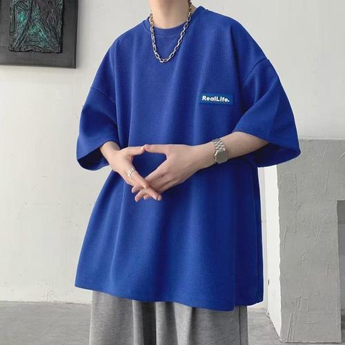 Klein Blue Men's Short Sleeve T-Shirt 2025 Summer Honeycomb Design Fashion Niche Minimalist T-Shirt Five-Button Sleeve