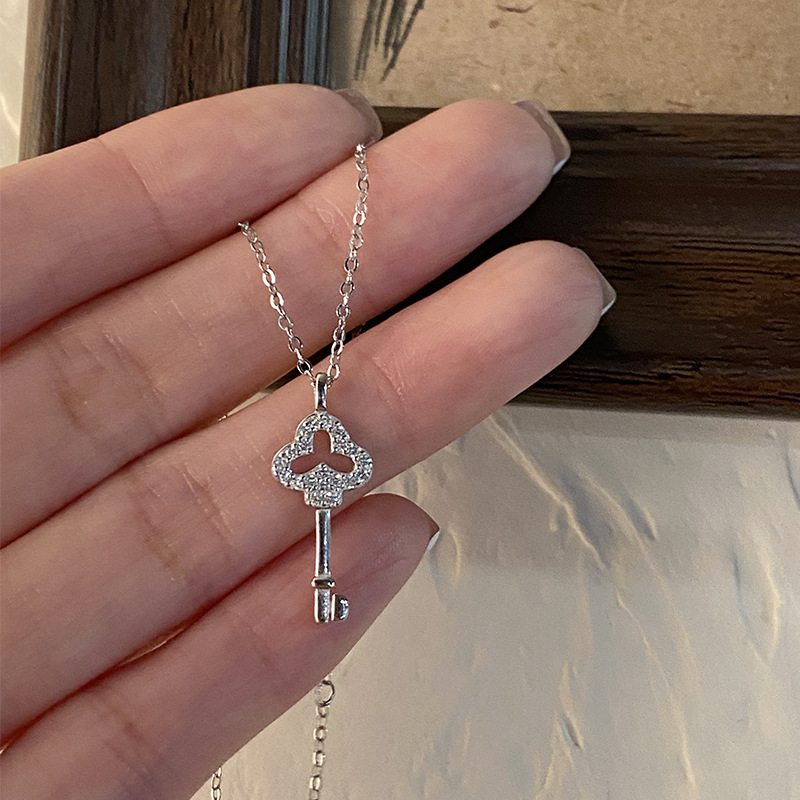 925 Sterling Silver Material Key Pattern All Seasons Season 1 Piece 925 Sterling Silver Key 925 Sterling Silver Cable Chain Pendant Necklace