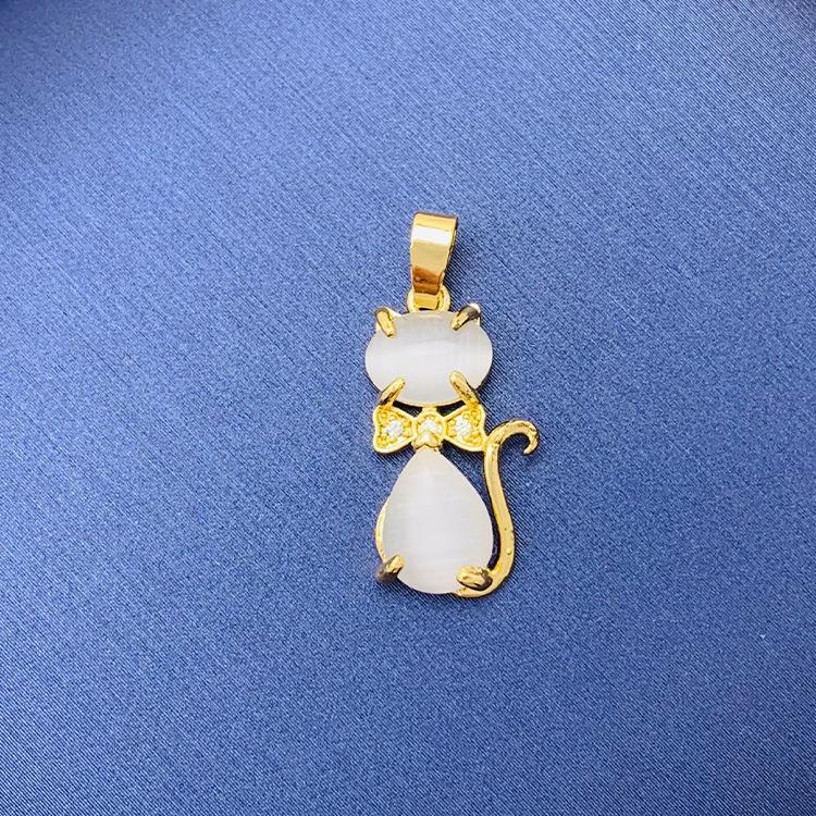 Tiktok Venta caliente colgante al por mayor auto-seleccionado 100 cobre colgante único con fuente de cadena de fábrica al por mayor sin cadena