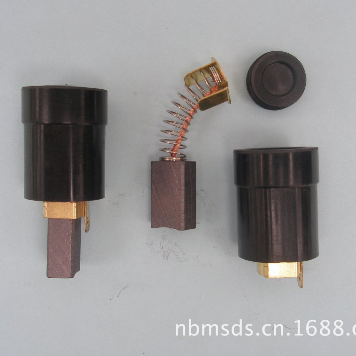 供应全套碳刷架、电刷  结构合理石墨电刷炭刷电机工业电刷