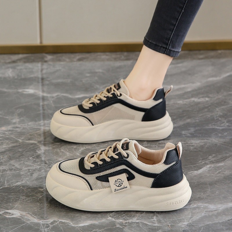 Zapatos de mujer 2025 nuevos zapatos blancos de suela gruesa de verano delgados y ligeros con suela suave de malla transpirable zapatos de red deportivos casuales
