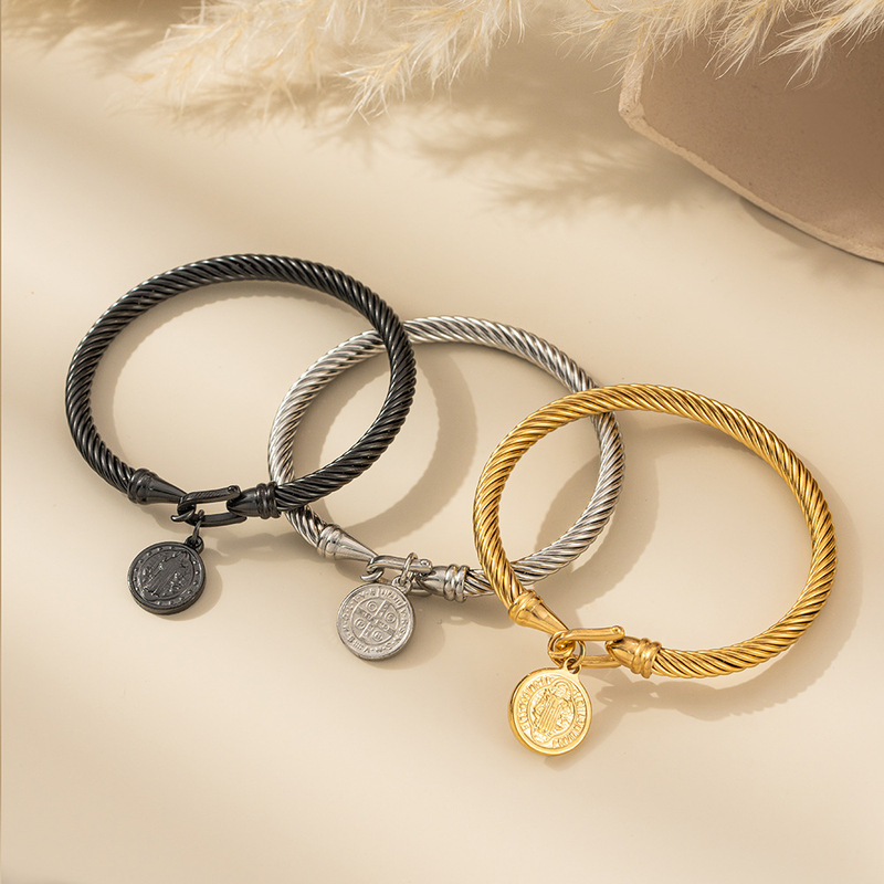 Foreign trade hot sale stainless steel bracelet European and American jewelry Jesus tag U-shaped hook titanium steel bracelet cable bracelet