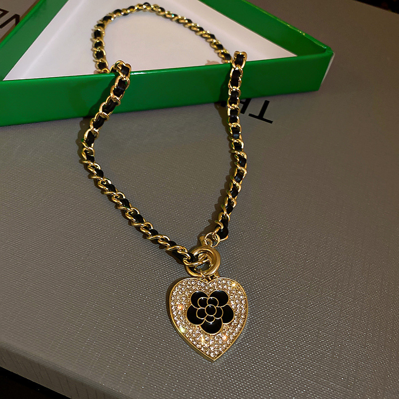 Fashion Heart Shape Pu Leather Handmade Womenu0027S Pendant Necklace 1 Piece