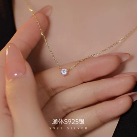 戒指;耳钉;手链