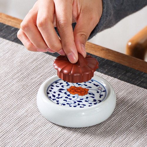 National style retro ceramic underglaze blue and white cover teacup lid holder teapot teapot coaster cover bowl cup lid holder